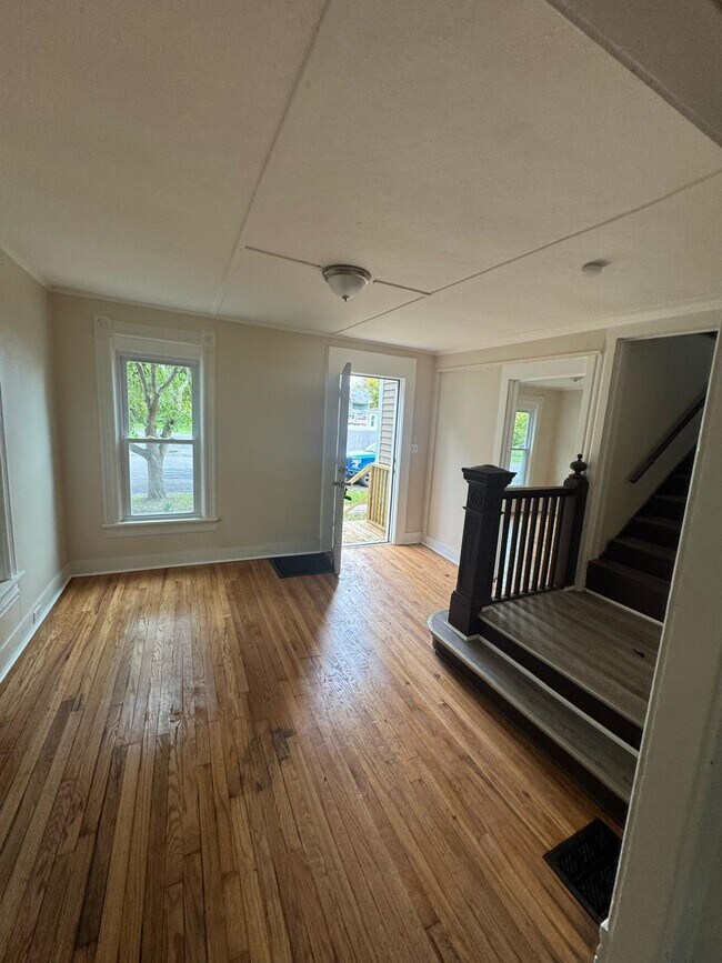 Primary Photo - 205 Barrett St