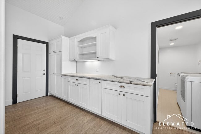 Building Photo - 45 Payran St