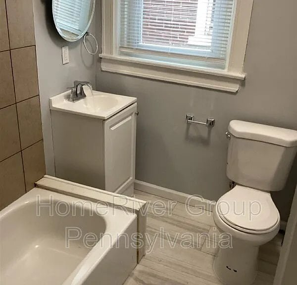 Building Photo - 3925 N 9th St