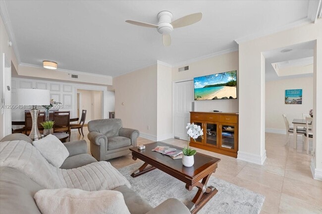 Building Photo - 17875 Collins Ave