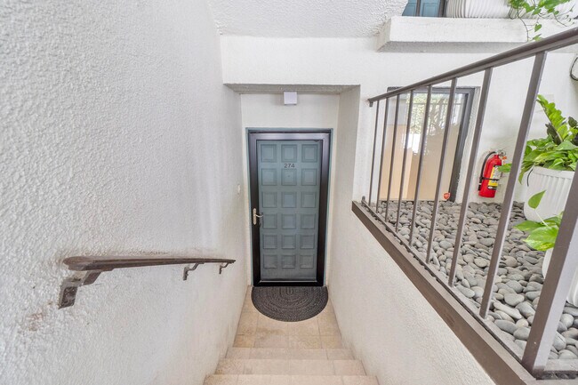 Building Photo - 250 S Ocean Blvd