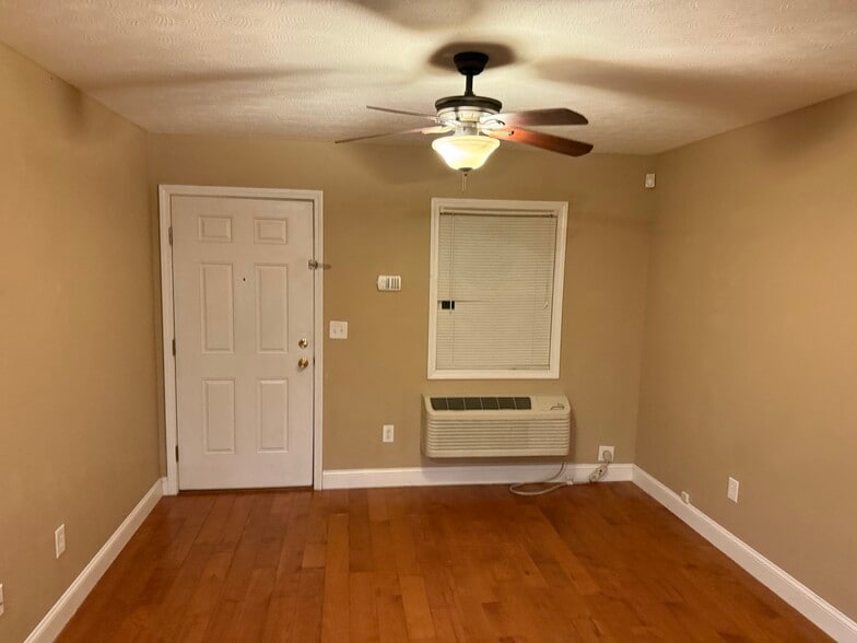 Living room - 1824 7th Ave