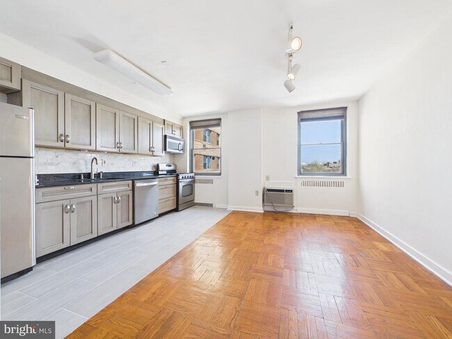 Building Photo - 2601 Pennsylvania Ave