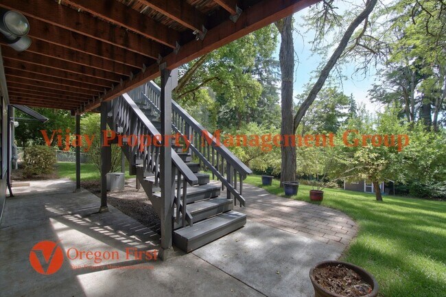 Building Photo - 12274 NW Coleman Dr