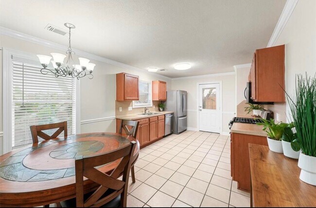 Building Photo - 1614 York Creek Dr
