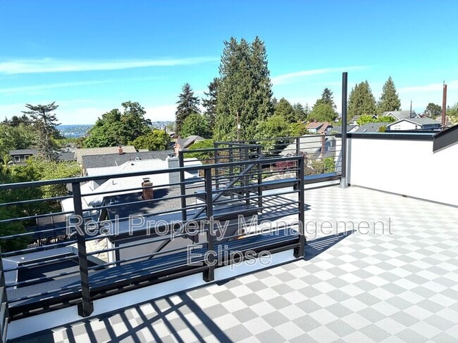 Building Photo - 2925 39th Ave SW