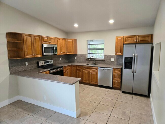 Building Photo - 3921 NW 114th Ave