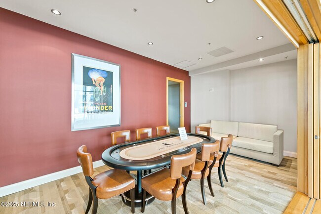 Building Photo - 1431 Riverplace Blvd