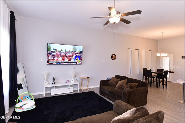 Building Photo - 14512 Charles Foster Ave