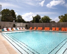 Building Photo - 1212 E 5th St.