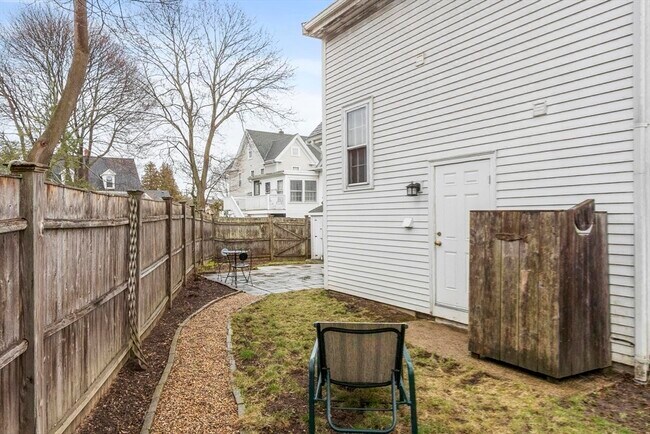 Building Photo - 54 Broadway Ave