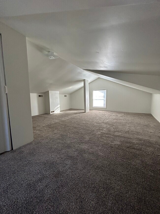 Large 3rd Bedroom Upstairs - 923 42nd St