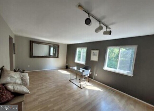 Building Photo - 1415 Greenmont Ct