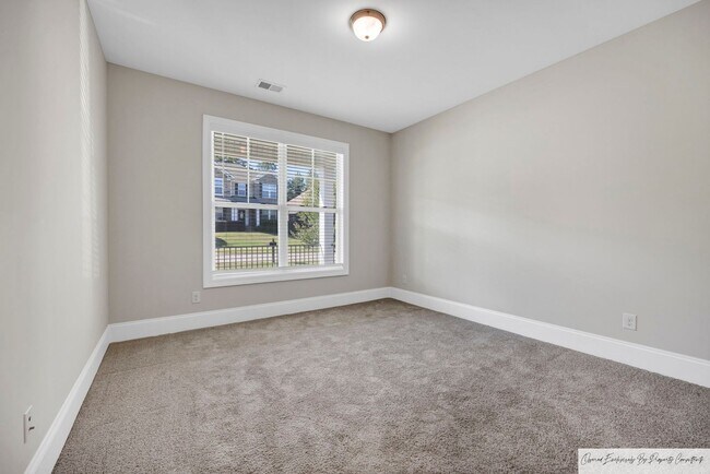 Building Photo - ONE STORY EXECUTIVE HOME READY FOR YOU IN REGATTA FOREST