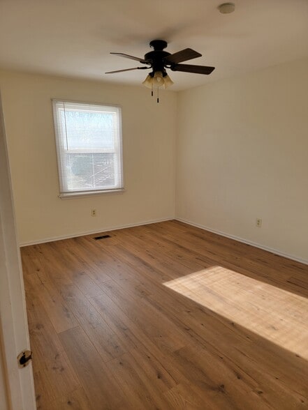 Master Bedroom - 130 William Penn Dr