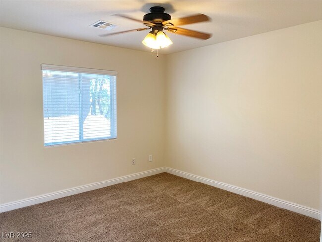 Building Photo - 4821 Longshot Dr