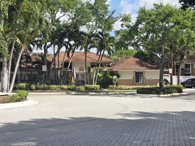 Building Photo - 860 NW 92nd Ave