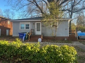 Building Photo - 700 Lee St