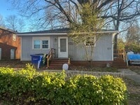 Building Photo - 700 Lee St