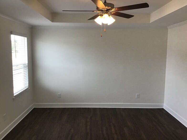 Building Photo - 4992 Chutney Dr