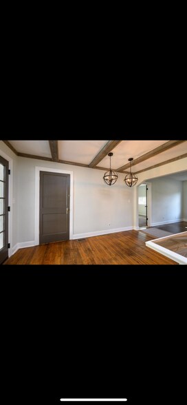 Building Photo - 1131 Kenwood Dr