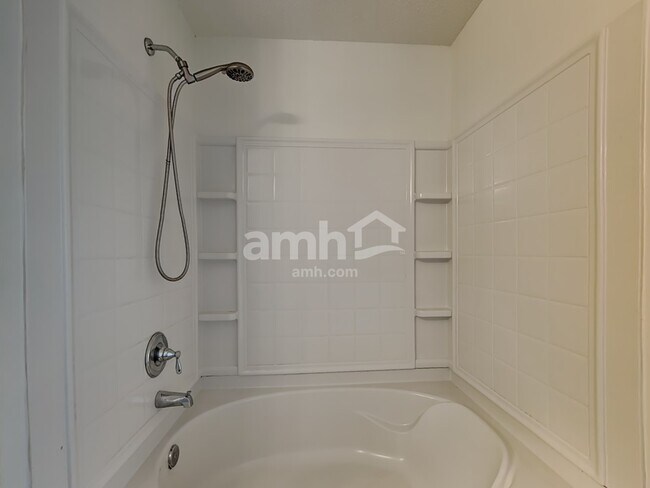 Building Photo - 808 Topsail Dr
