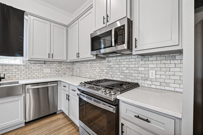 Building Photo - 7314 Avenue L
