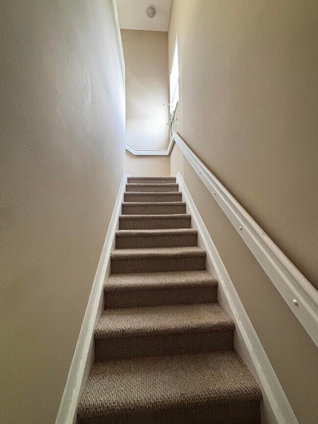 Building Photo - 105 Lighthouse Cir