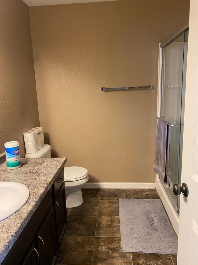 Building Photo - 3 bed 2.5 Bath Twin Home SORRY NO PETS!!