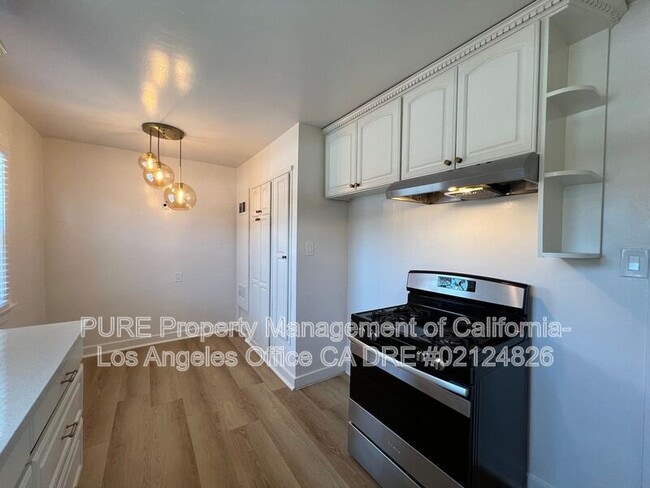 Building Photo - 625 W 23rd St