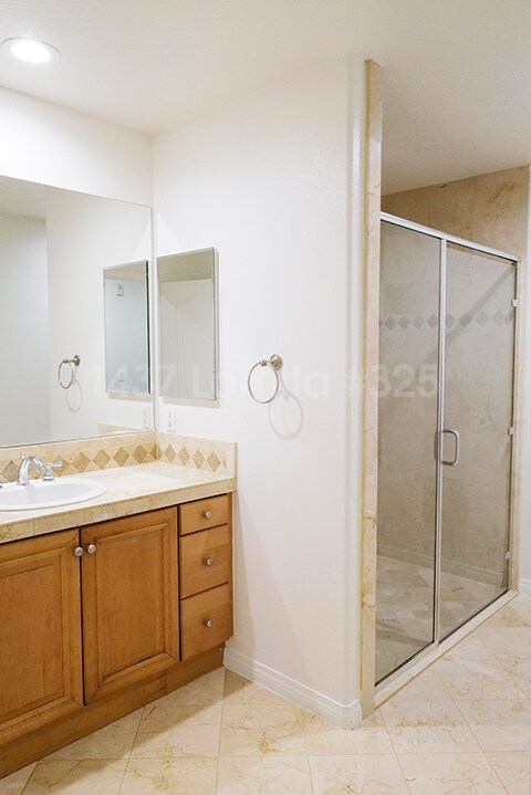 Master bath with large shower - 1437 Lomita Blvd