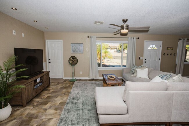 Building Photo - Your Year-Round Retreat in LHC!