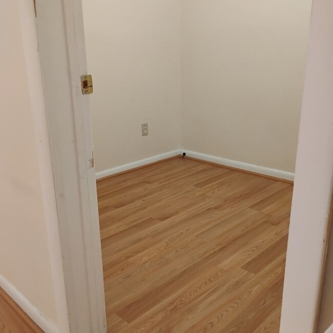 Building Photo - 452 A Hudson Ave