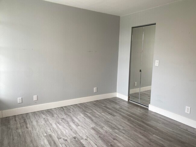 Building Photo - 20 Royal Palm Way