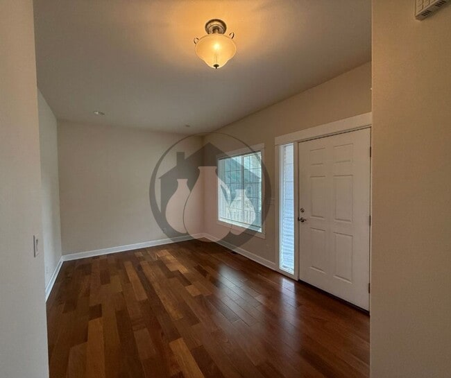 Building Photo - Winter Special-  West Salem House-  $600 Off First Full Months Rent