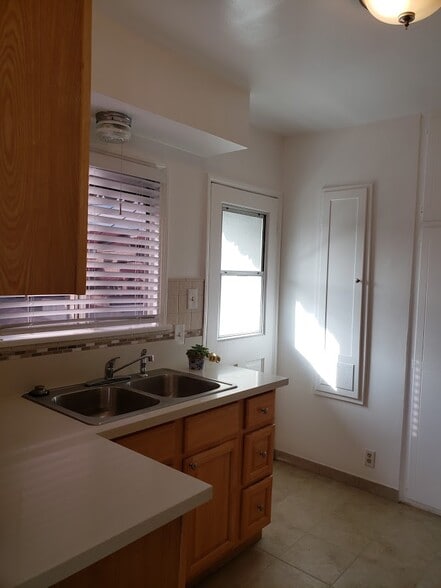 SOLID HARDWD CABINETS - 305 N Palm Ave