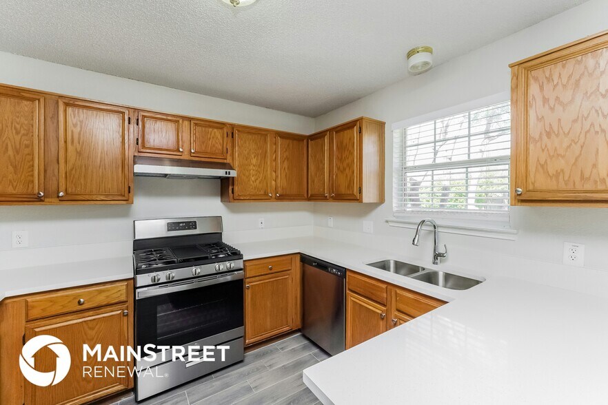 Building Photo - 10917 Ives St