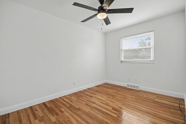 Building Photo - 11247 Fawnhaven Dr