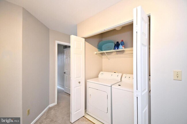 Building Photo - 4258 Red Oak Ct