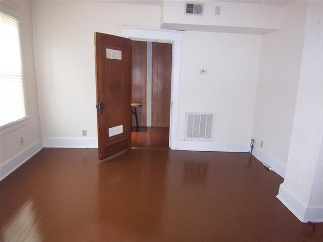 Building Photo - 298 Sherman Ave