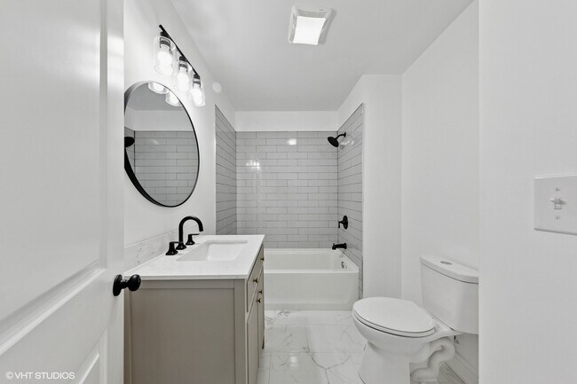 Building Photo - 6630 S Drexel Ave