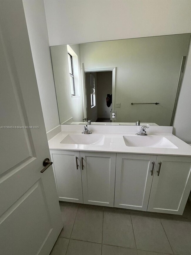 Building Photo - 9941 SW 228th Terrace