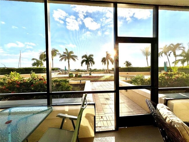 Building Photo - 3321 Sunset Key Cir