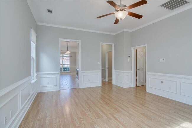 Building Photo - 702 Lakeside Landing Ct