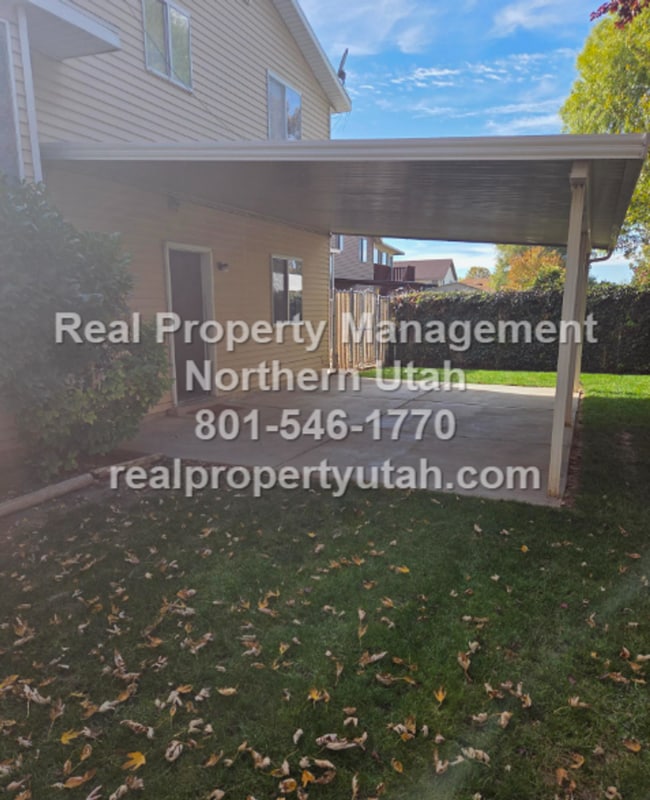 Building Photo - 5 Bedroom Home In West Point Available Now!