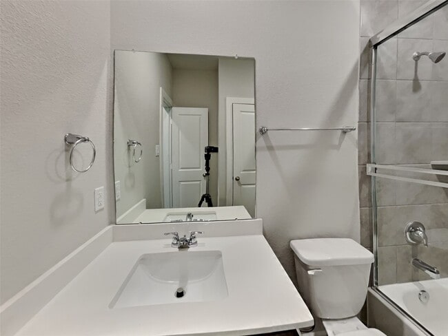 Building Photo - 2411 Foster Hl Rd