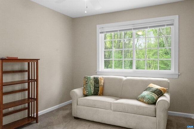 Building Photo - 118 Woodlake Dr