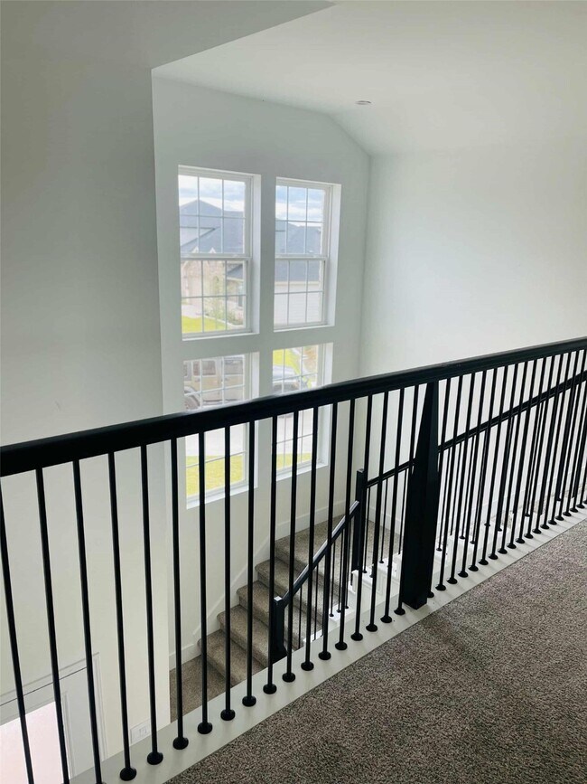 Building Photo - 7403 Cyn Strm St