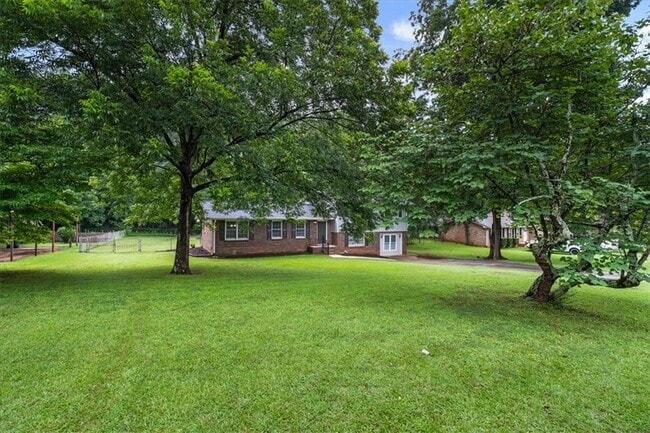 Building Photo - 5146 Bramblewood Dr