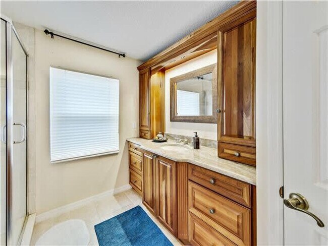 Building Photo - 24 Central Ave